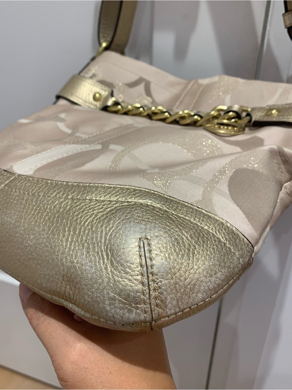 ๐ Coach Gold Optic Signature Jacquard Shoulder Bag with Gold Chain ๐ - Picture 6 of 13